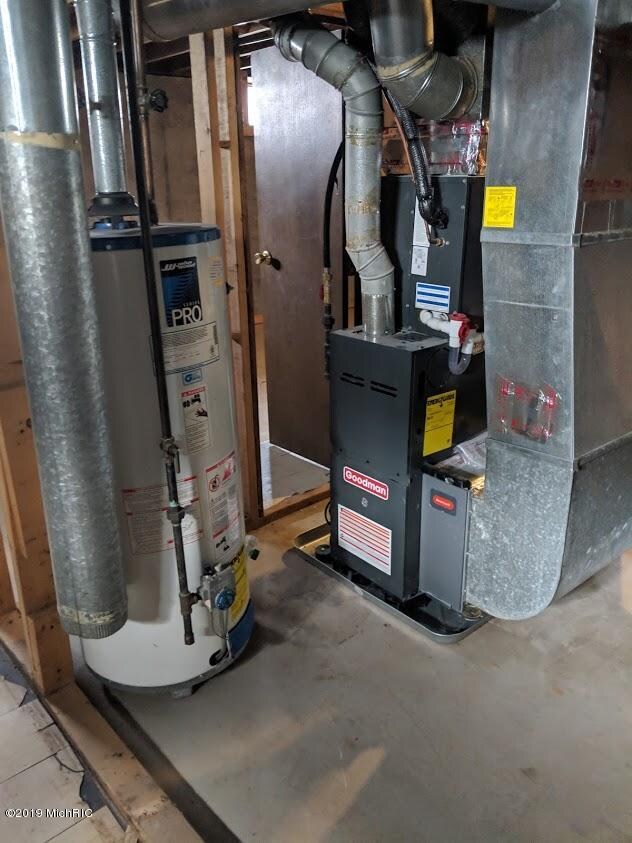 915 S Constantine St, Three Rivers, MI 49093 - photo 4