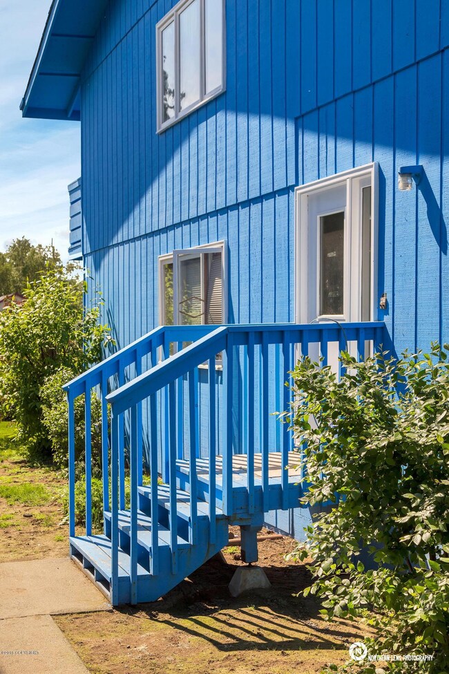 7_ExteriorBuildingEntry
