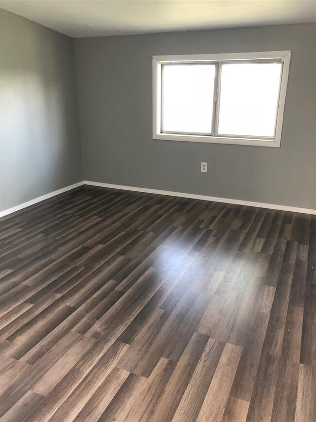 629 N Broadway St, Tekoa, WA 99033 - photo 6