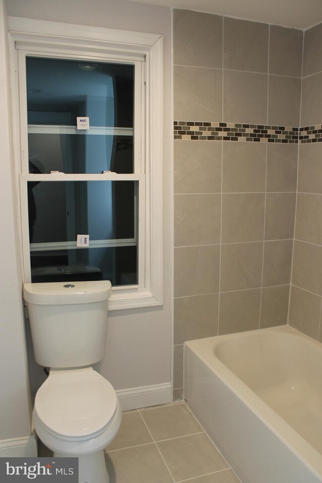 429 Holly Rd, Lansdowne, PA 19050 - photo 3