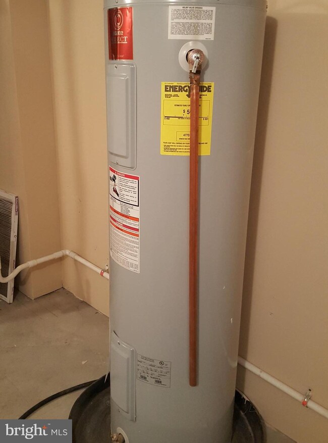 2454 Lakeview Ave, Baltimore, MD 21217 - photo 3