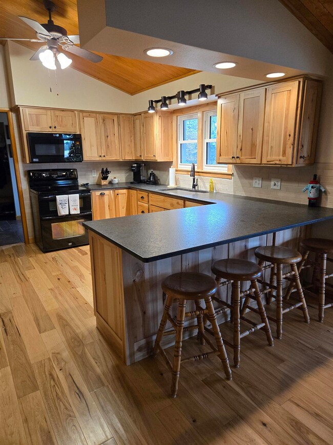 8888 Yankee Ave, Cresco, IA 52136 - photo 4