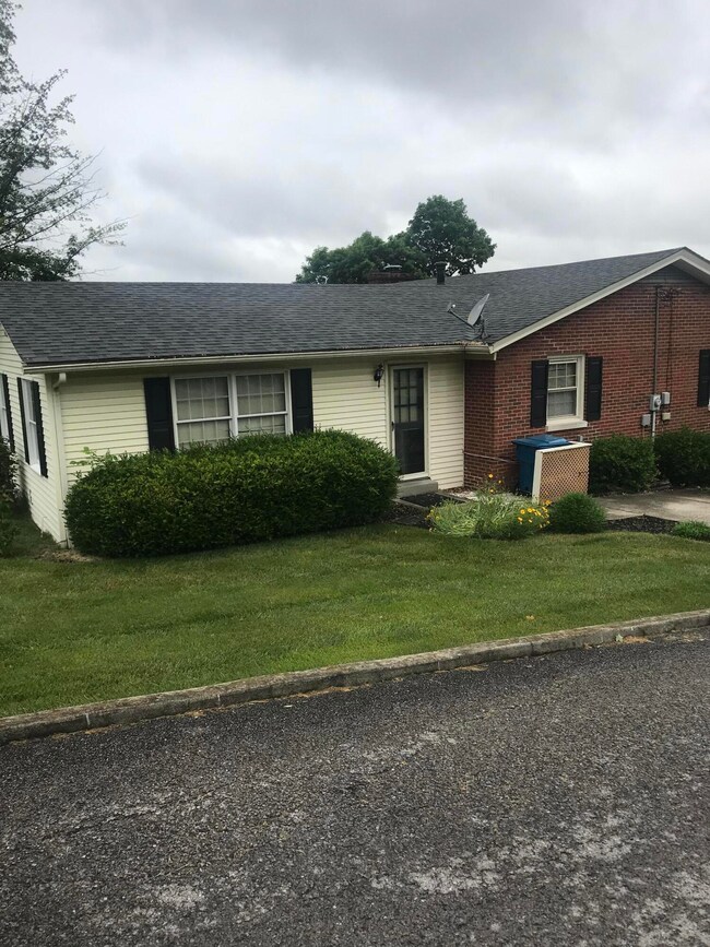 370 Runyon Rd, Harrodsburg, KY 40330 - photo 7