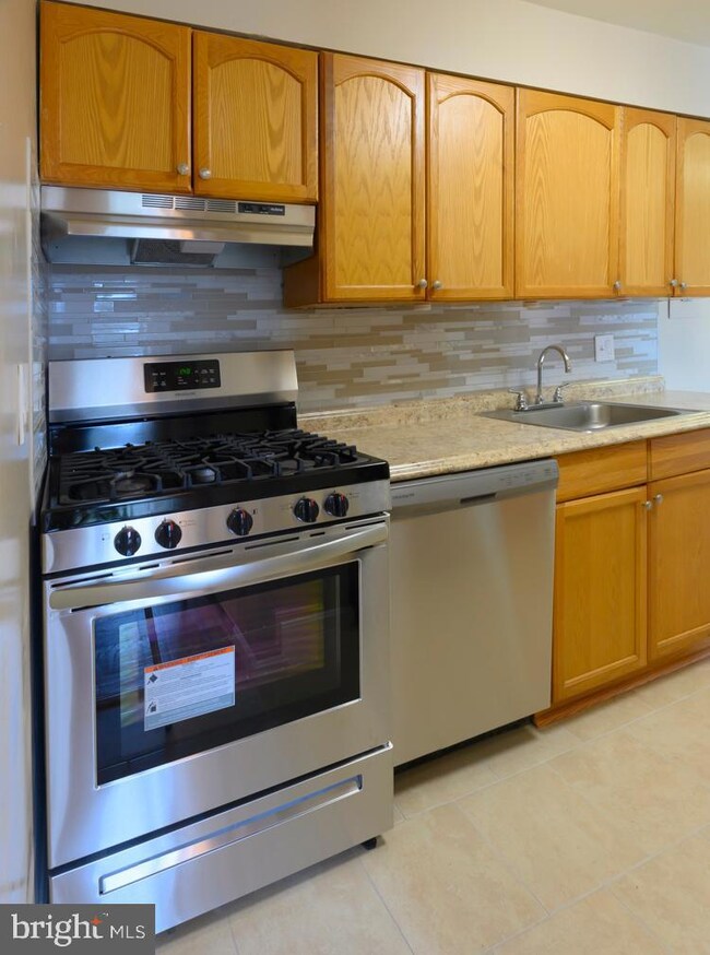 2309 Greenery Ln, Silver Spring, MD 20906 - photo 4