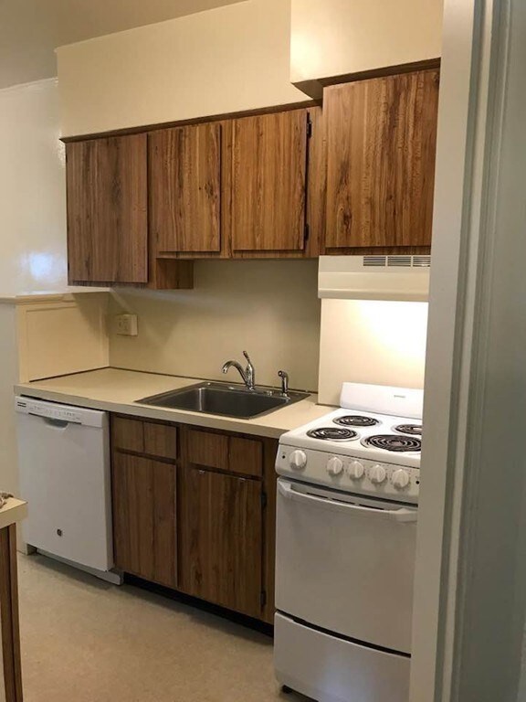 4 Columbian St unit 11, South Weymouth, MA 02190 - photo 4