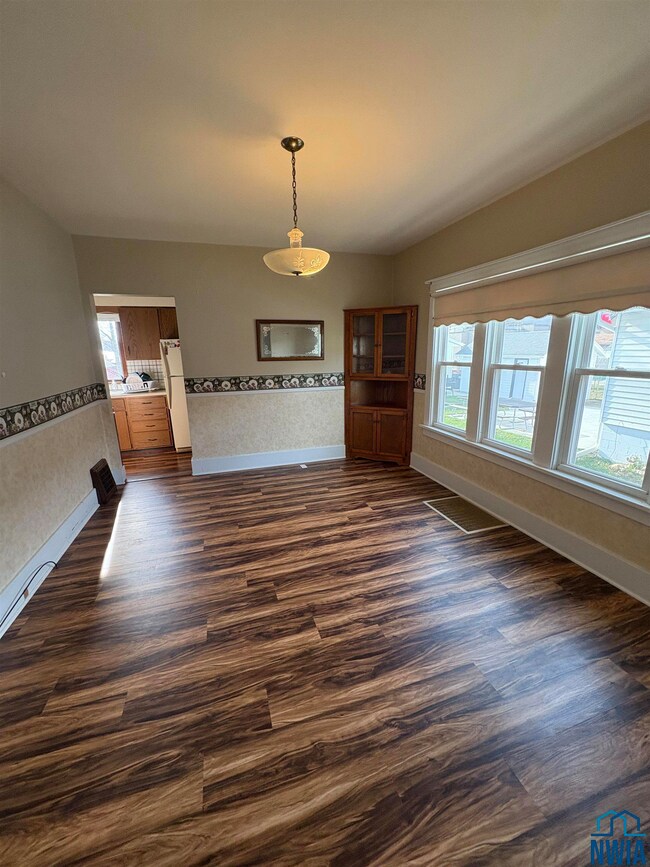 415 E Cedar St, Cherokee, IA 51012 - photo 4