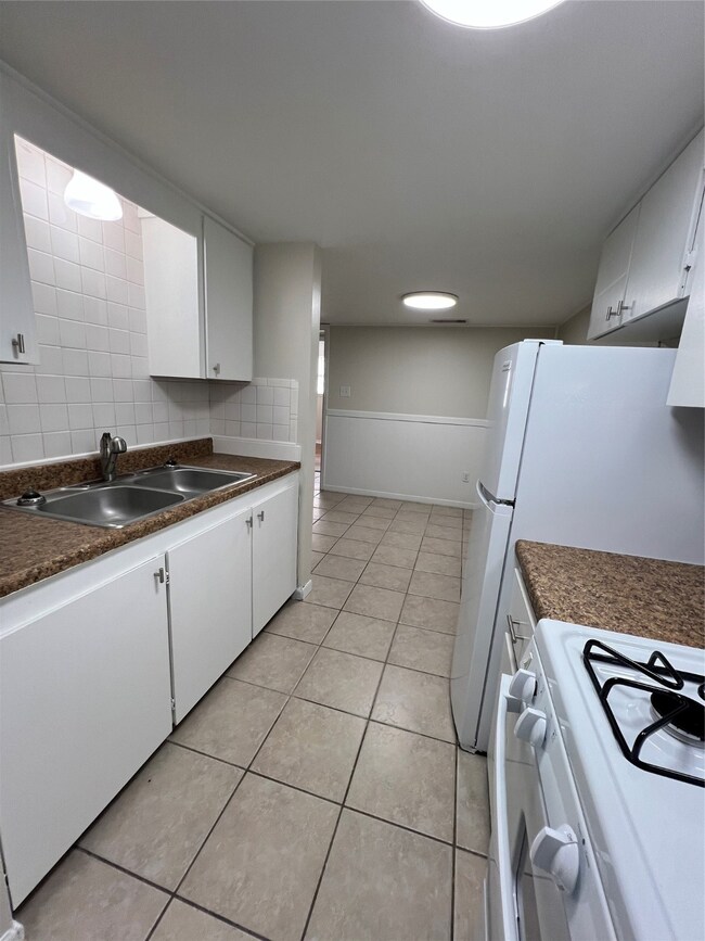 2400 5th St unit 23, Bay City, TX 77414 - photo 6