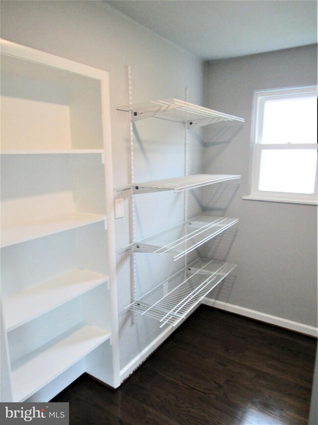 566 Forest View Rd, Linthicum Heights, MD 21090 - photo 7