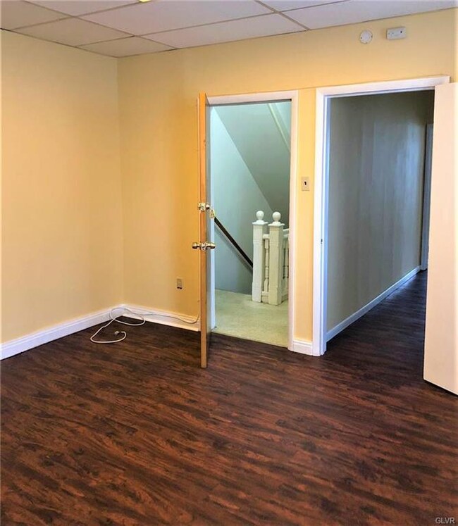 536 N New St unit 2, Allentown, PA 18102 - photo 4