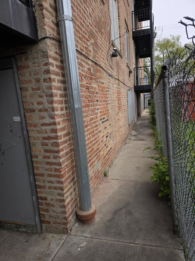1015 N Pulaski Rd, Chicago, IL 60651 - photo 4