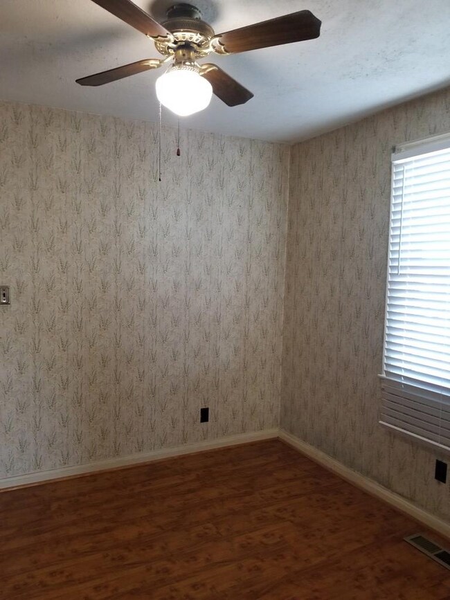 Bedroom #1 / or Den