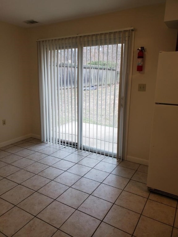 901 Chaplin St unit 905, Conway, PA 15027 - photo 5