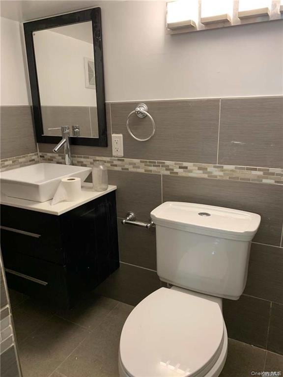 127-22 Hawtree Creek Rd, South Ozone Park, NY 11420 - photo 5