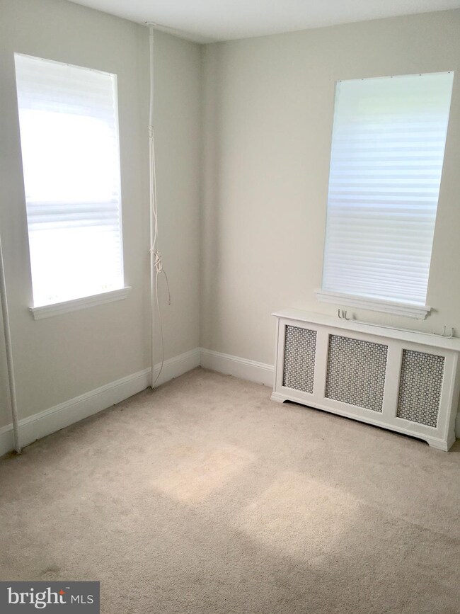 216 Marshall St unit 1ST FLOOR, Kennett Square, PA 19348 - photo 3