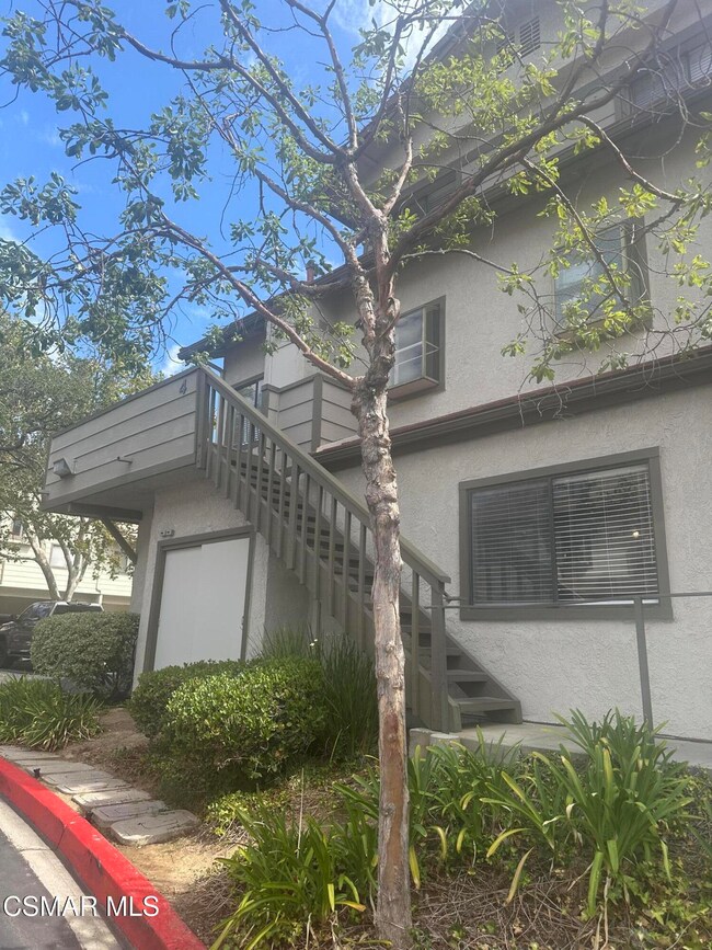 56 Maegan Place unit 4, Thousand Oaks, CA 91362 - photo 3