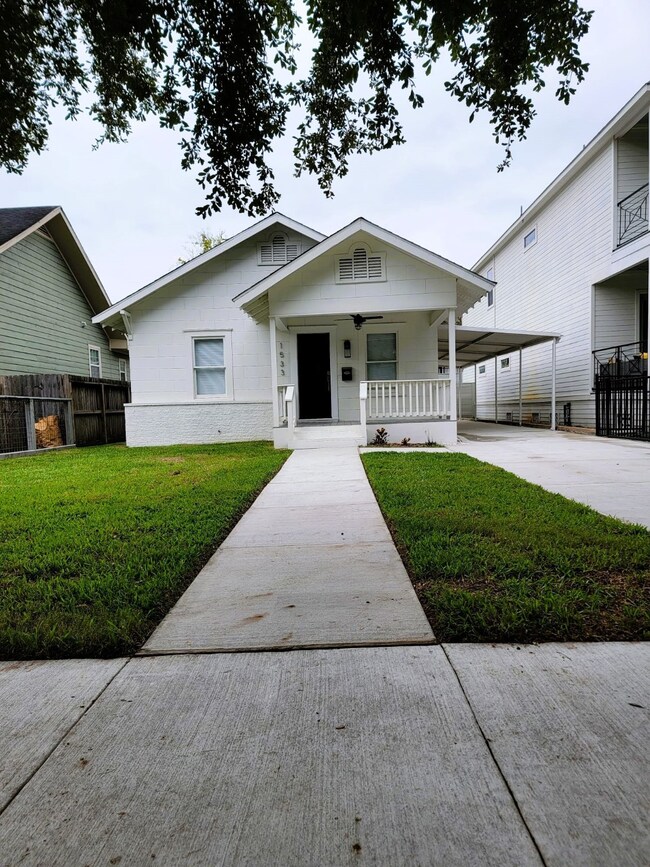 1533 Harvard St, Houston, TX 77008 - photo 2