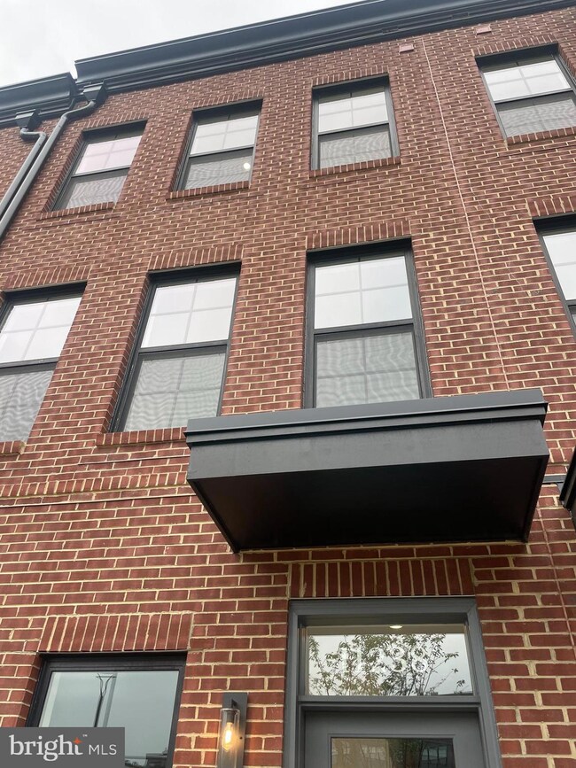 11238 Bunsen St, Reston, VA 20190 - photo 2