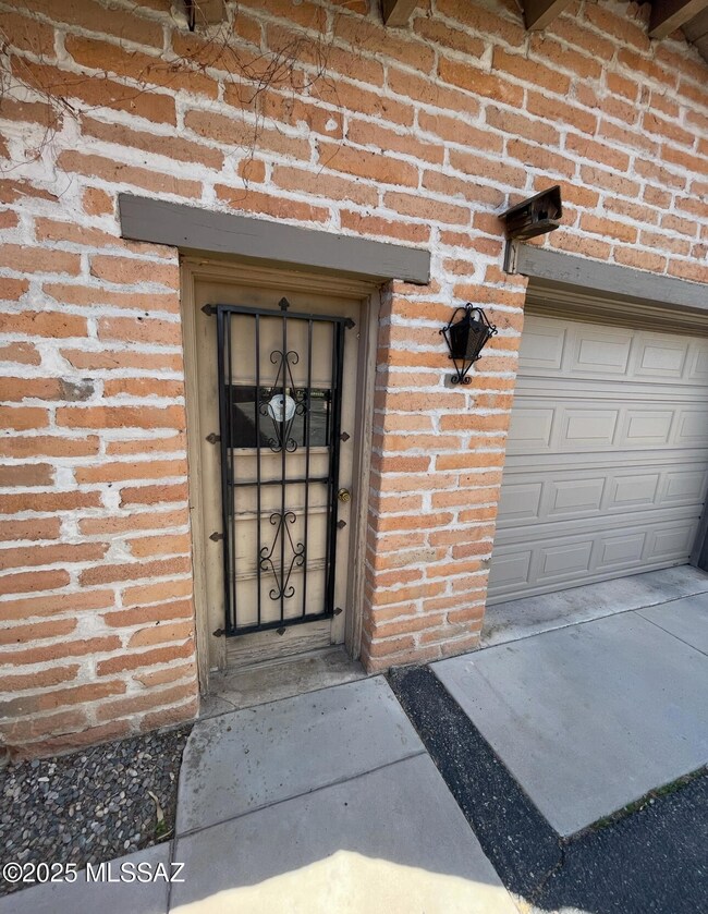 805 W Cresta Loma Dr, Tucson, AZ 85704 - photo 5