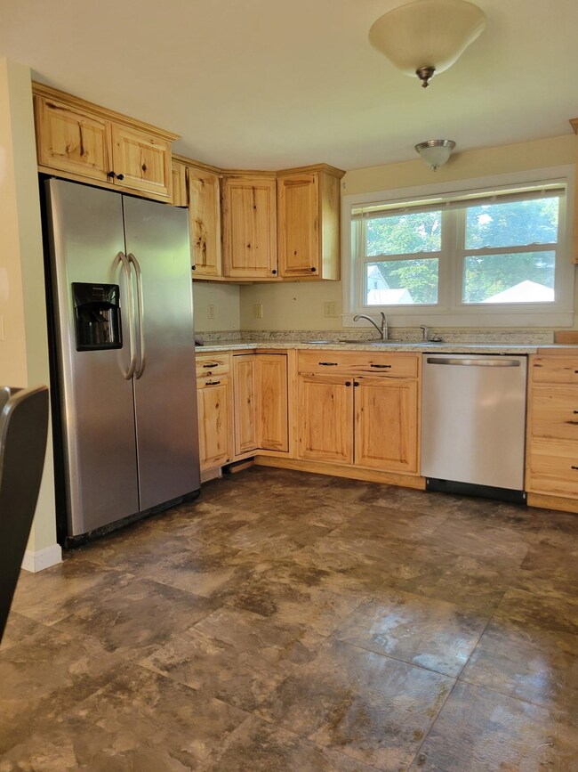 45 Lafayette St, Laconia, NH 03246 - photo 7