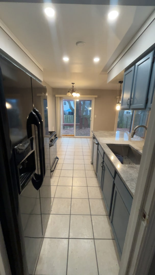 617 Yale Ln unit 2, Island Lake, IL 60042 - photo 5