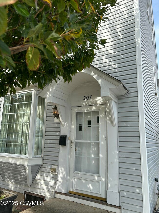 207 S 4th St unit 209, Sunbury, PA 17801 - photo 2