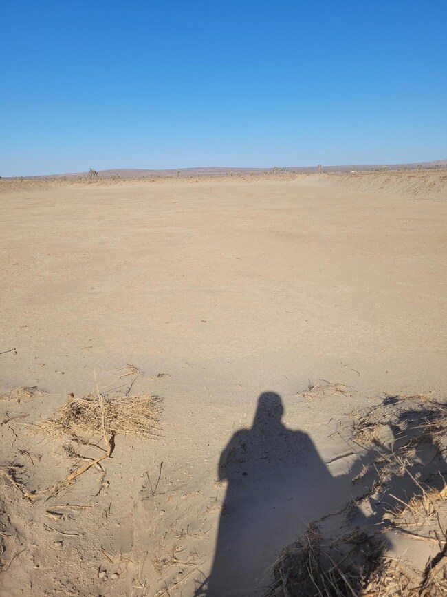 113th Ste E Vic Avenue F12 113 Ste Rd, Lancaster, CA 93535 - photo 2