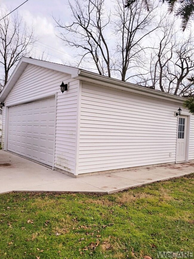 702 S Main St, Ada, OH 45810 - photo 2