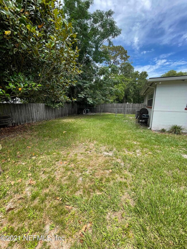 2423 Gayland Rd, Jacksonville, FL 32218 - photo 4