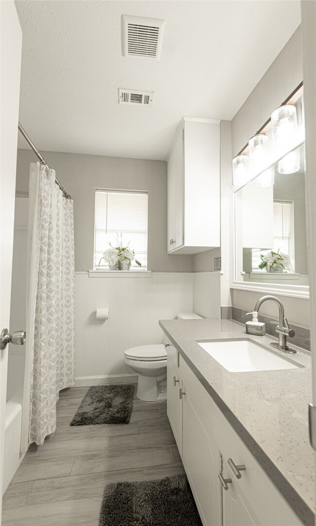 9710 Rambling Trail, Houston, TX 77089 - photo 7