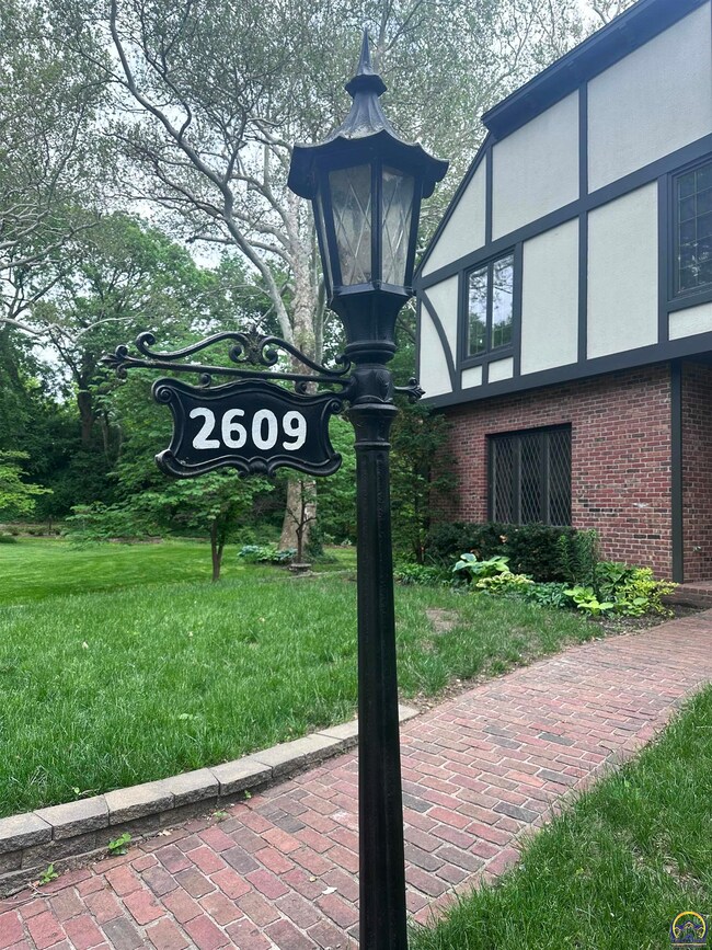 2609 SW Randolph Ct, Topeka, KS 66611 - photo 3