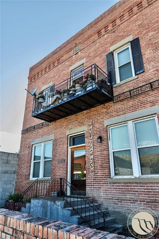 10 S Woodard Ave, Absarokee, MT 59001 - photo 3