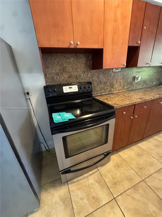 505 NE 82nd St unit 10, Miami, FL 33138 - photo 6