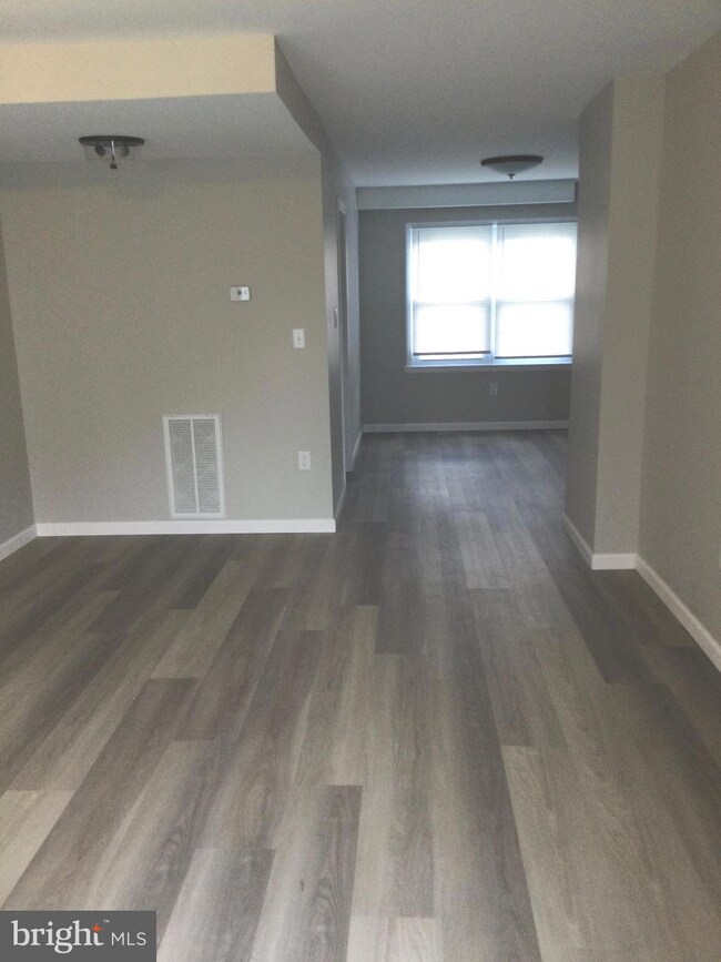 8570 Pioneer Dr, Severn, MD 21144 - photo 3