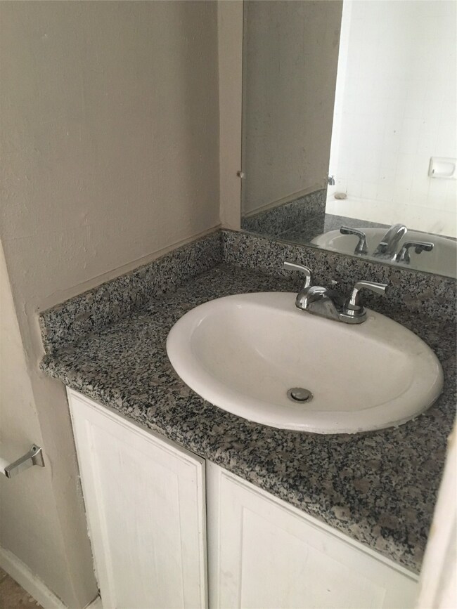 8714 Village of Fondren Dr unit 8714, Houston, TX 77071 - photo 7