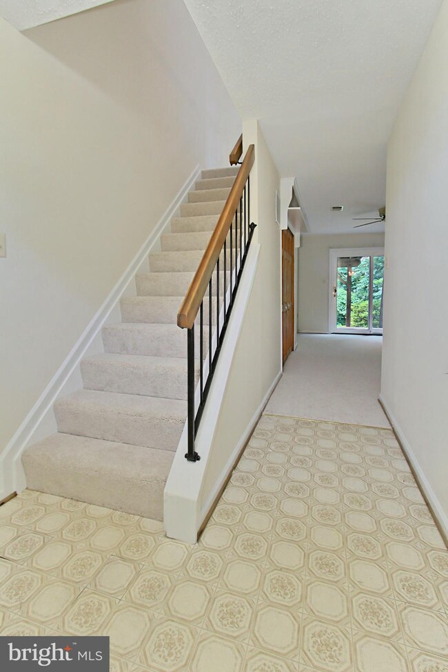 13914 Big Yankee Ln, Centreville, VA 20121 - photo 3