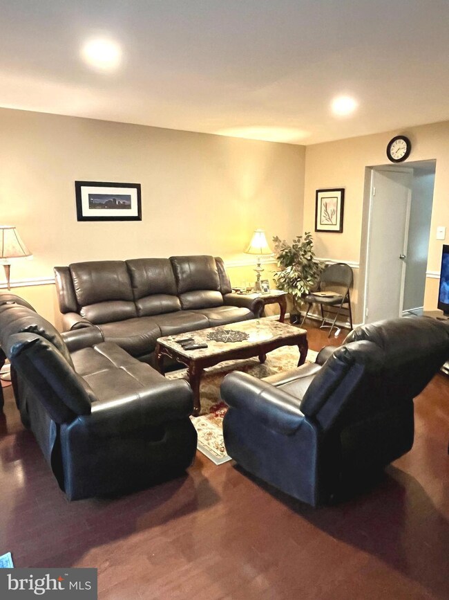 2190 Monaghan Dr, Herndon, VA 20170 - photo 5