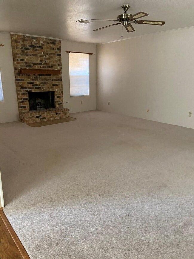 301 Ronald Ave, Bay City, TX 77414 - photo 6