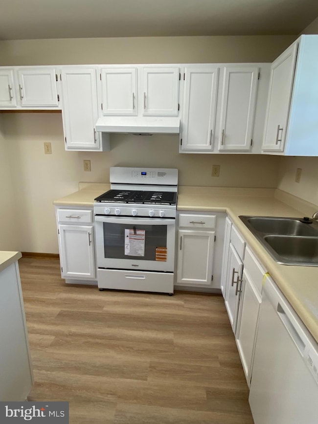 1052 Rebecca St, Carlisle, PA 17013 - photo 4