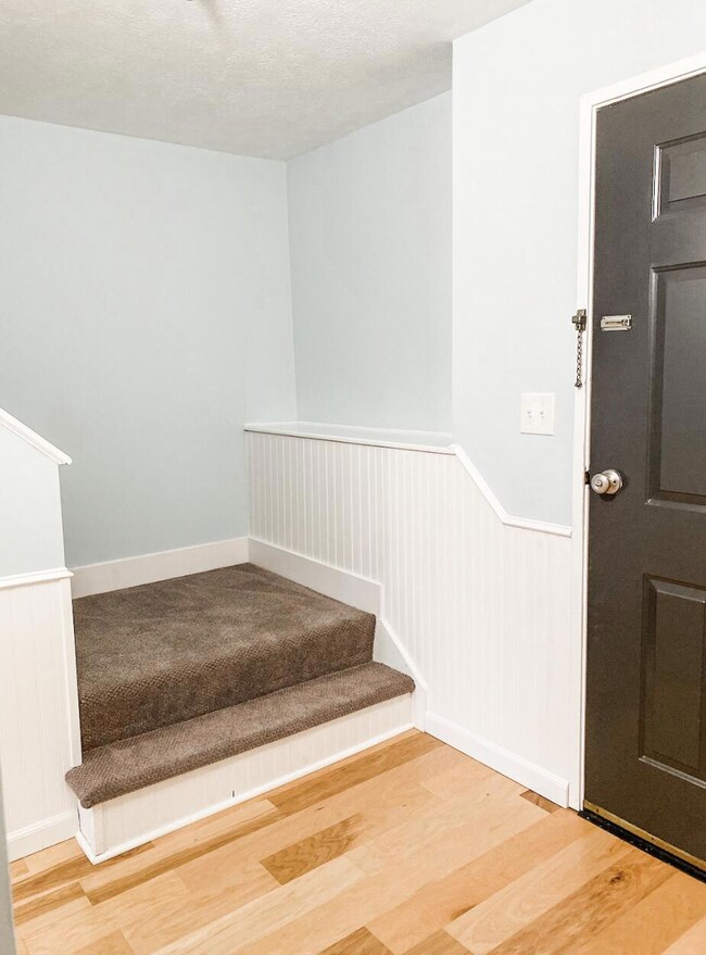 Island Terrace unit 131, Saco, ME 04072 - photo 2