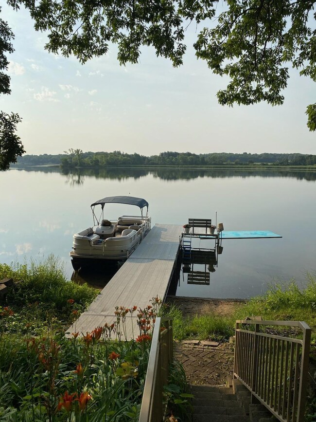 Beautiful lakeshore! 163 ft. on the water