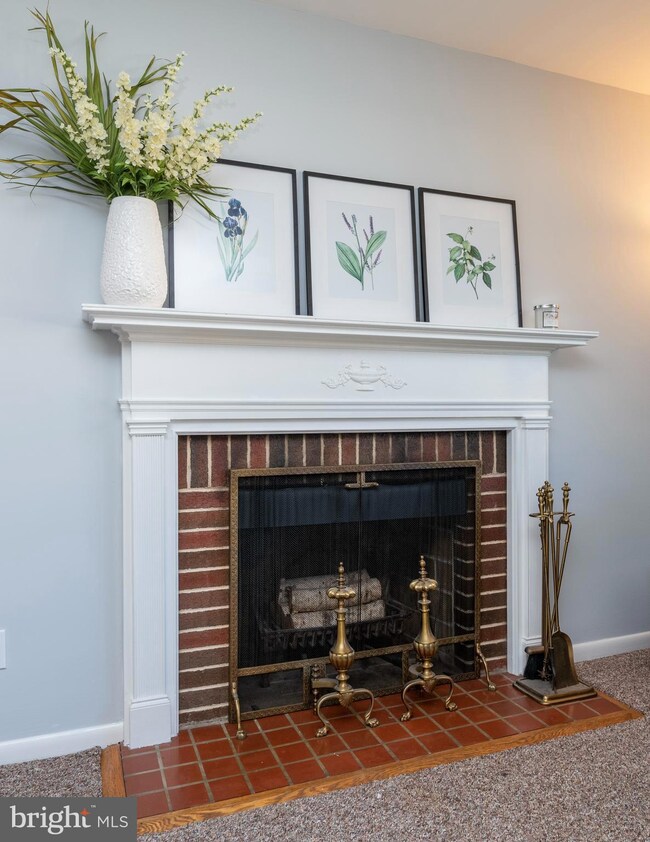 6813 Collinsdale Rd, Parkville, MD 21234 - photo 5