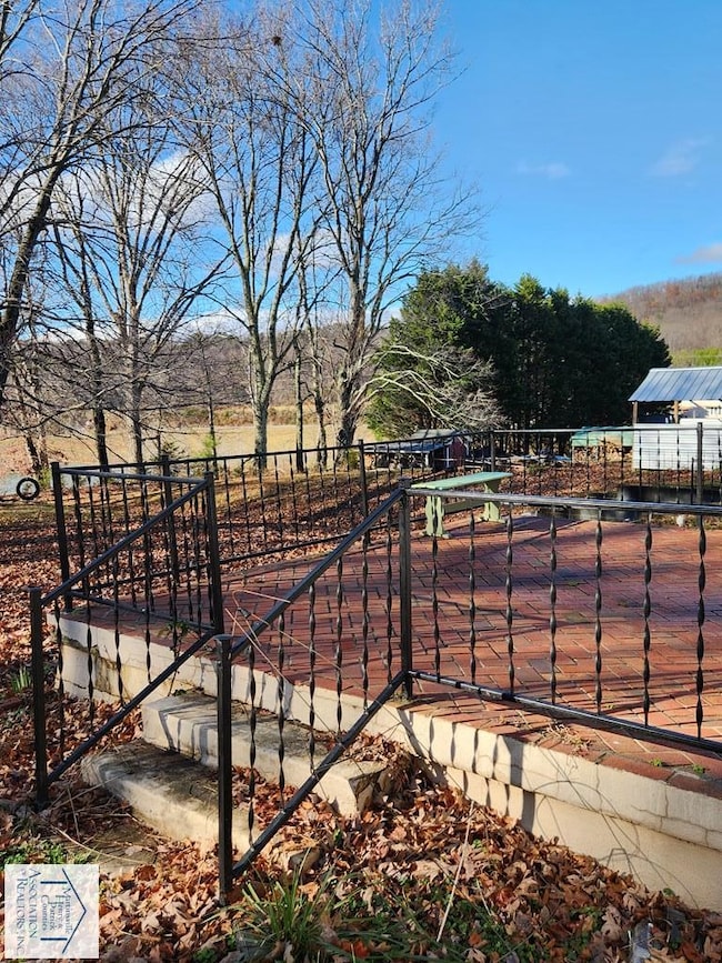 124 Collinstown Rd, Stuart, VA 24171 - photo 7