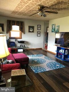 21 S Market St, New Ringgold, PA 17960 - photo 5