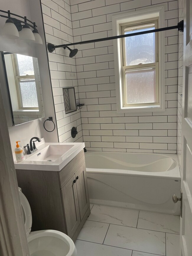 1511 N Keystone Ave unit 2, Chicago, IL 60651 - photo 7