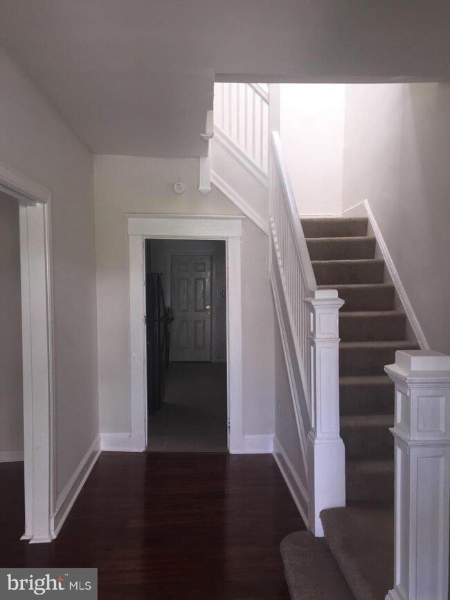4105 Fairview Ave, Baltimore, MD 21216 - photo 3