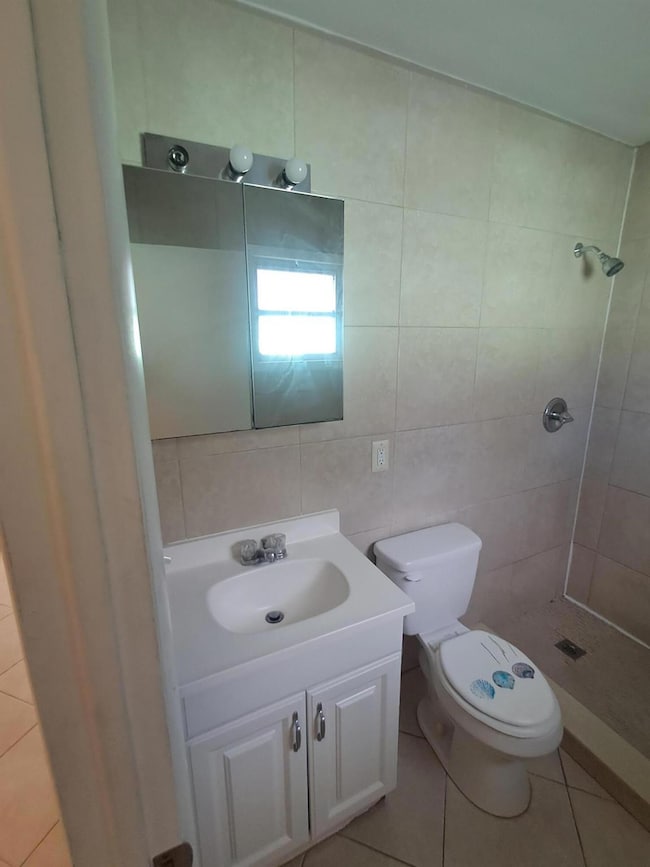 1021 Selkirk St unit B, West Palm Beach, FL 33405 - photo 5