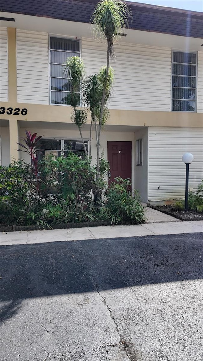 3326 Farragut St unit 6F, Hollywood, FL 33021 - photo 2