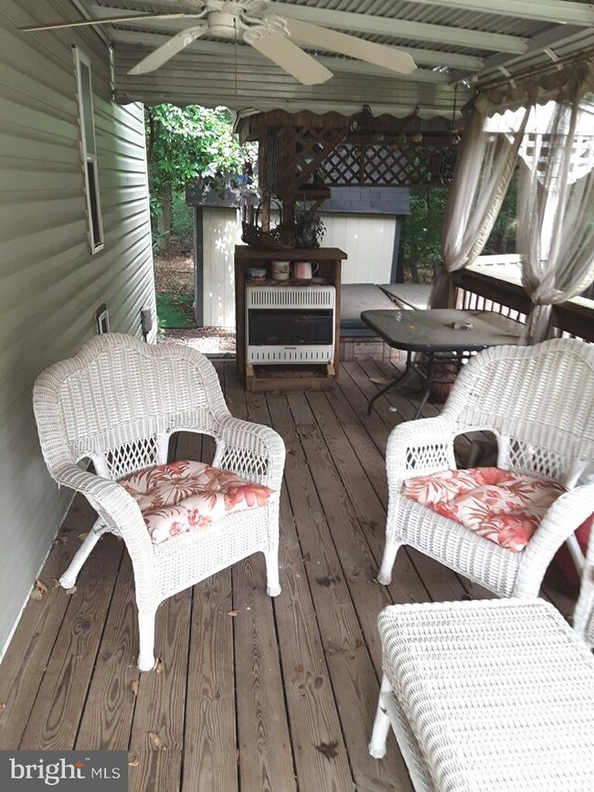 711 Cardinal Dr, Paulsboro, NJ 08066 - photo 3