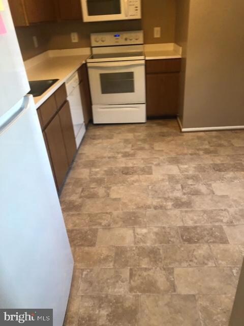 20073 Dunstable Cir, Germantown, MD 20876 - photo 3