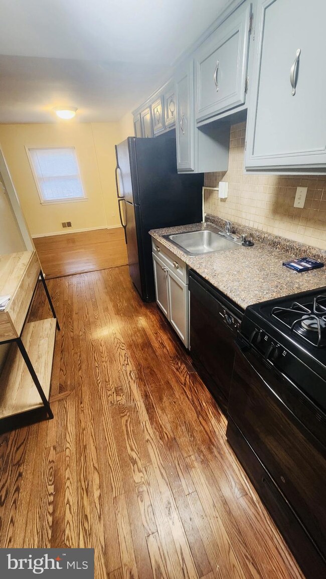 7425 Drumlea Rd, Capitol Heights, MD 20743 - photo 3